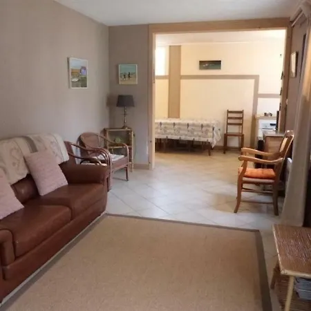 House Agreable Maison De Vacances Au Calme A Sur Mer بيت للعطل *